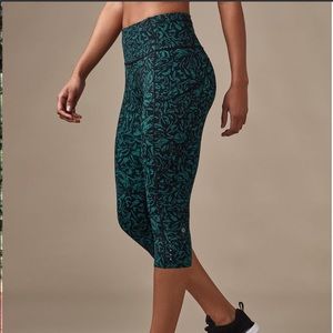 Lululemon Fast and Free Crop size 6.